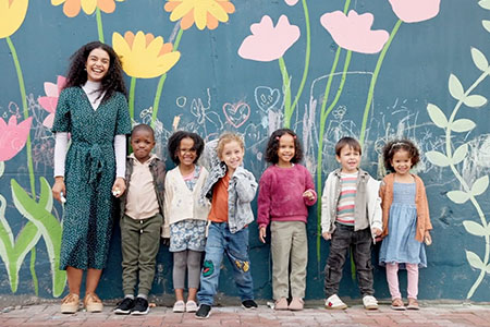 United Way of Greater Stark County Outdoor Mural w/ Kids